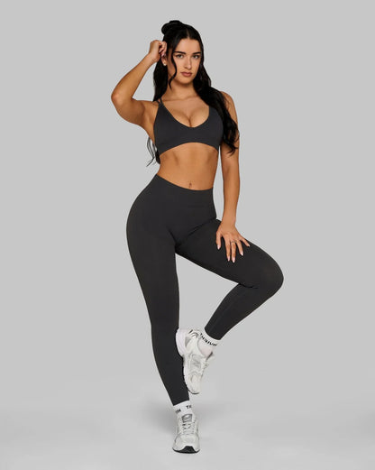 Elevate gerippte Leggings | mit mittlerer Taille und konturierendem Schnitt